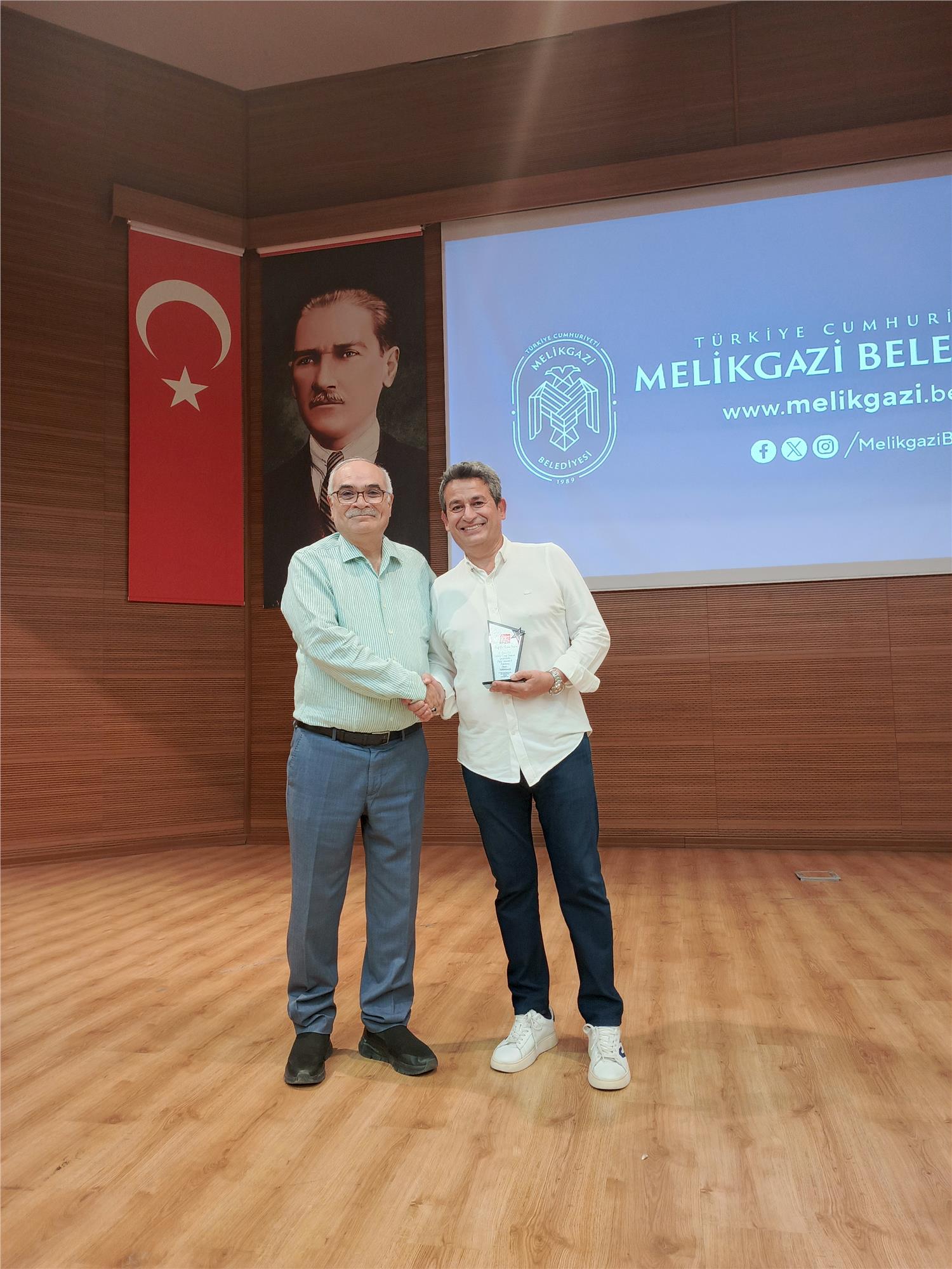 Monolotik Zirkonya Restarosyonlar Eğitimi